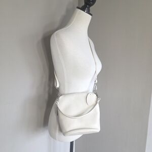 Elegant Cream Leather Crossbody Bag Shoulder Bag With Removeable Straps NWT